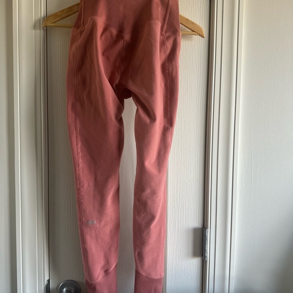 Alo women’s terra cotta colored Leggings - Picture 2 of 5